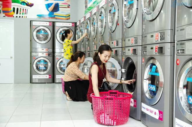 Khách hàng của cửa hàng giặt sấy thường là nhân viên văn phòng, công sở, sinh viên, những người bận rộn không có thời gian cho công việc nhà