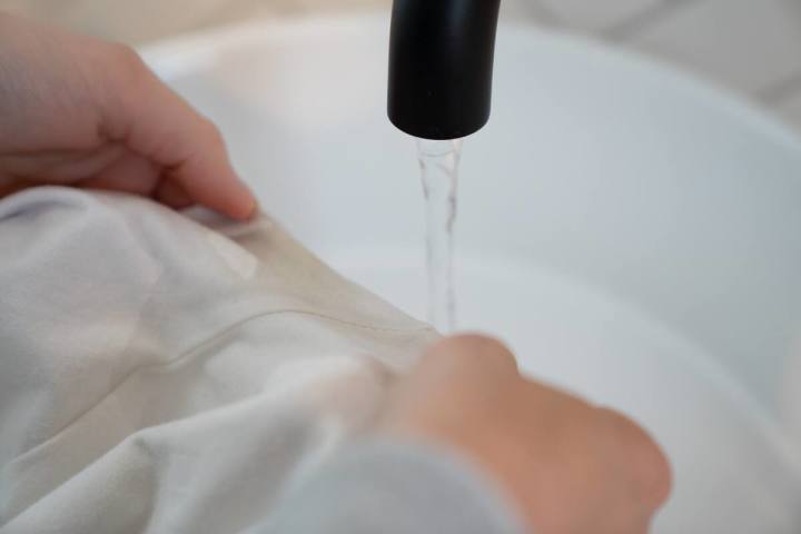 cách giặt đồ bằng tay  đúng cách 