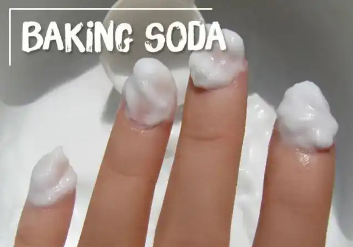 Baking soda làm trắng móng tay bị ố vàng | Cleanipedia